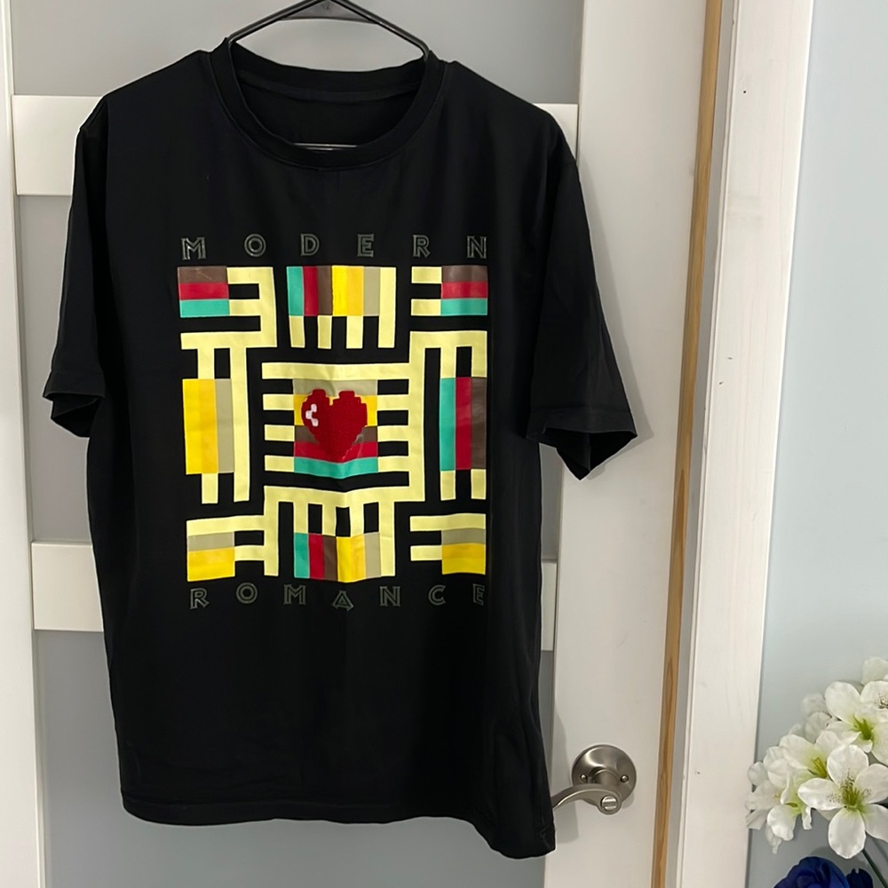Modern Romance OgF Men's Size Med Tee Shirt Black/Red Heart